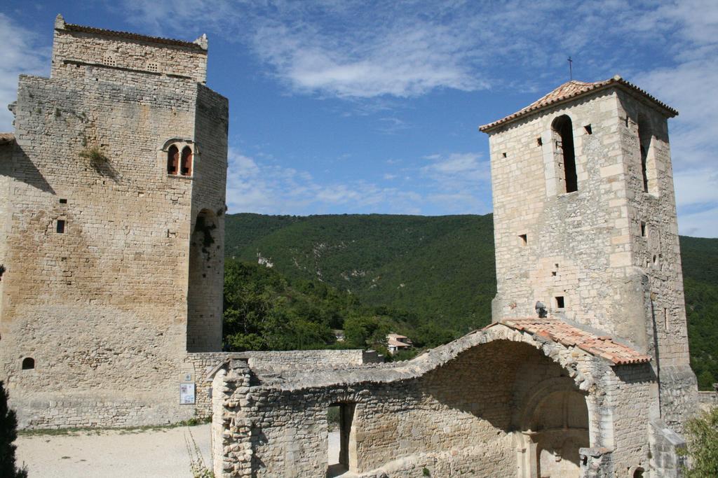 Logis Hotel Les Hospitaliers Le Poet-Laval Номер фото