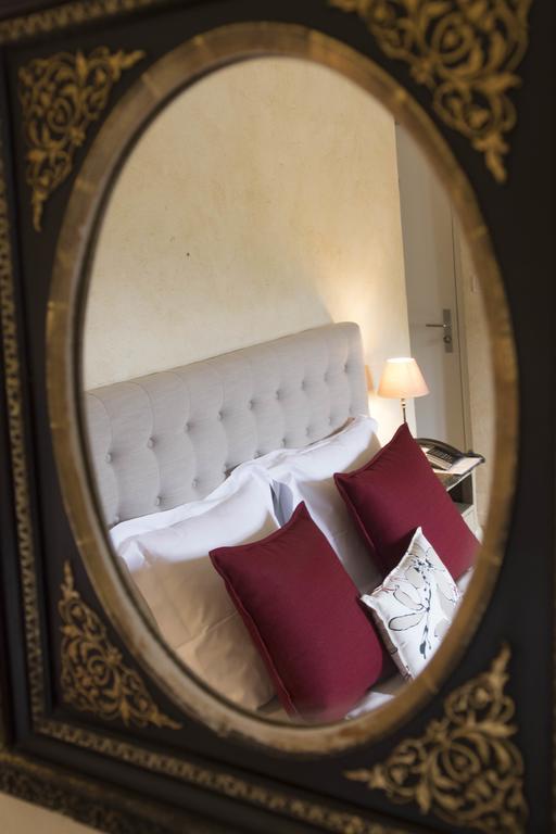 Logis Hotel Les Hospitaliers Le Poet-Laval Екстер'єр фото