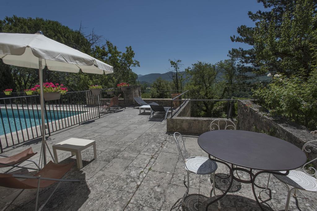 Logis Hotel Les Hospitaliers Le Poet-Laval Екстер'єр фото