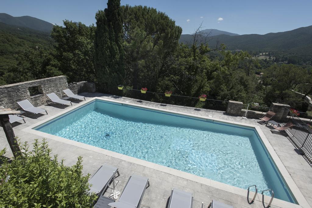 Logis Hotel Les Hospitaliers Le Poet-Laval Екстер'єр фото