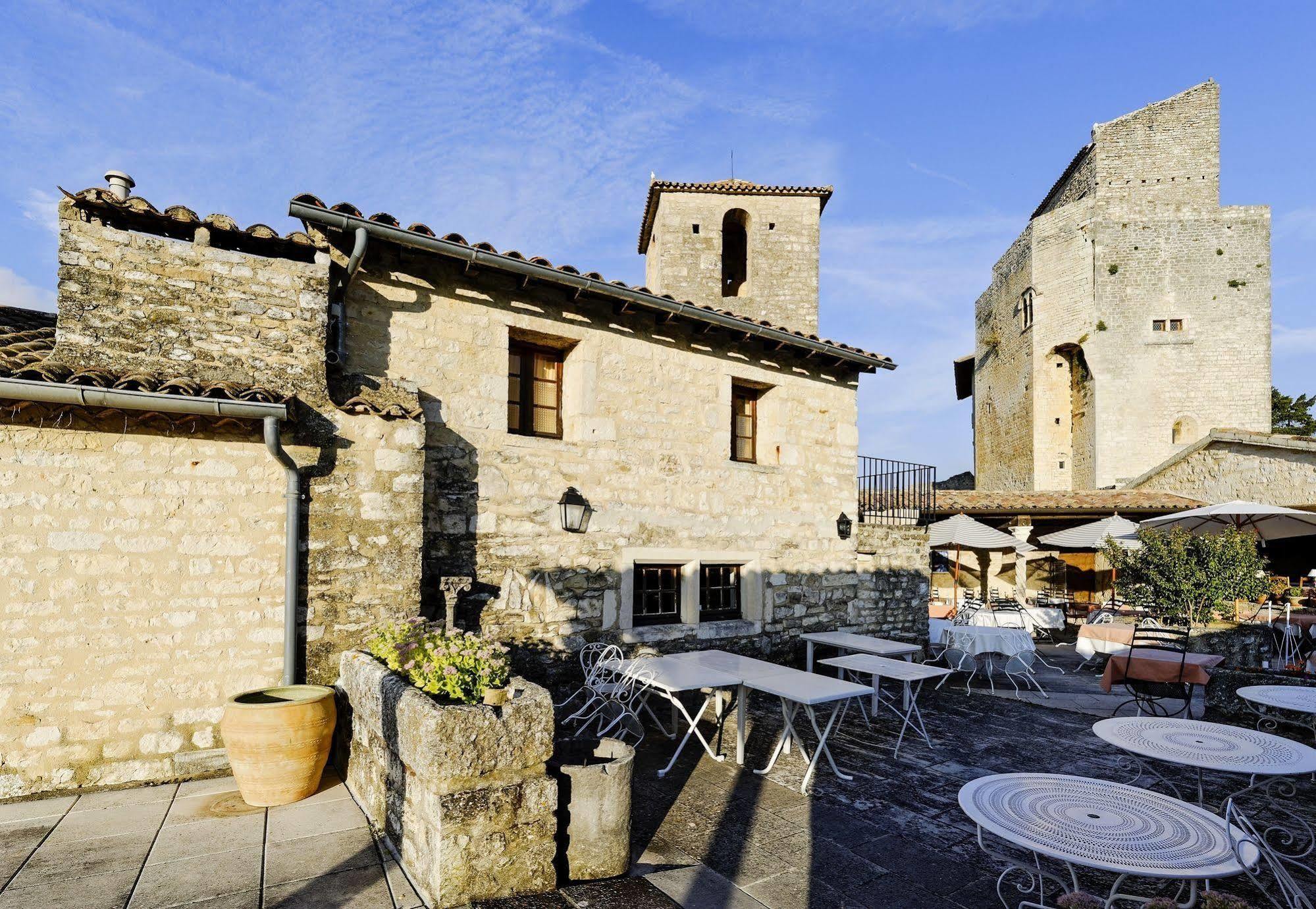 Logis Hotel Les Hospitaliers Le Poet-Laval Екстер'єр фото