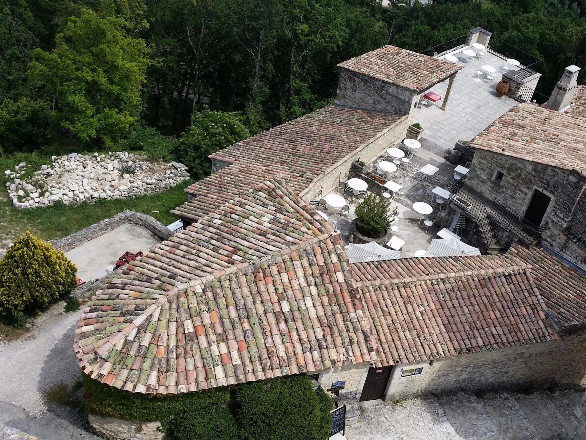 Logis Hotel Les Hospitaliers Le Poet-Laval Екстер'єр фото